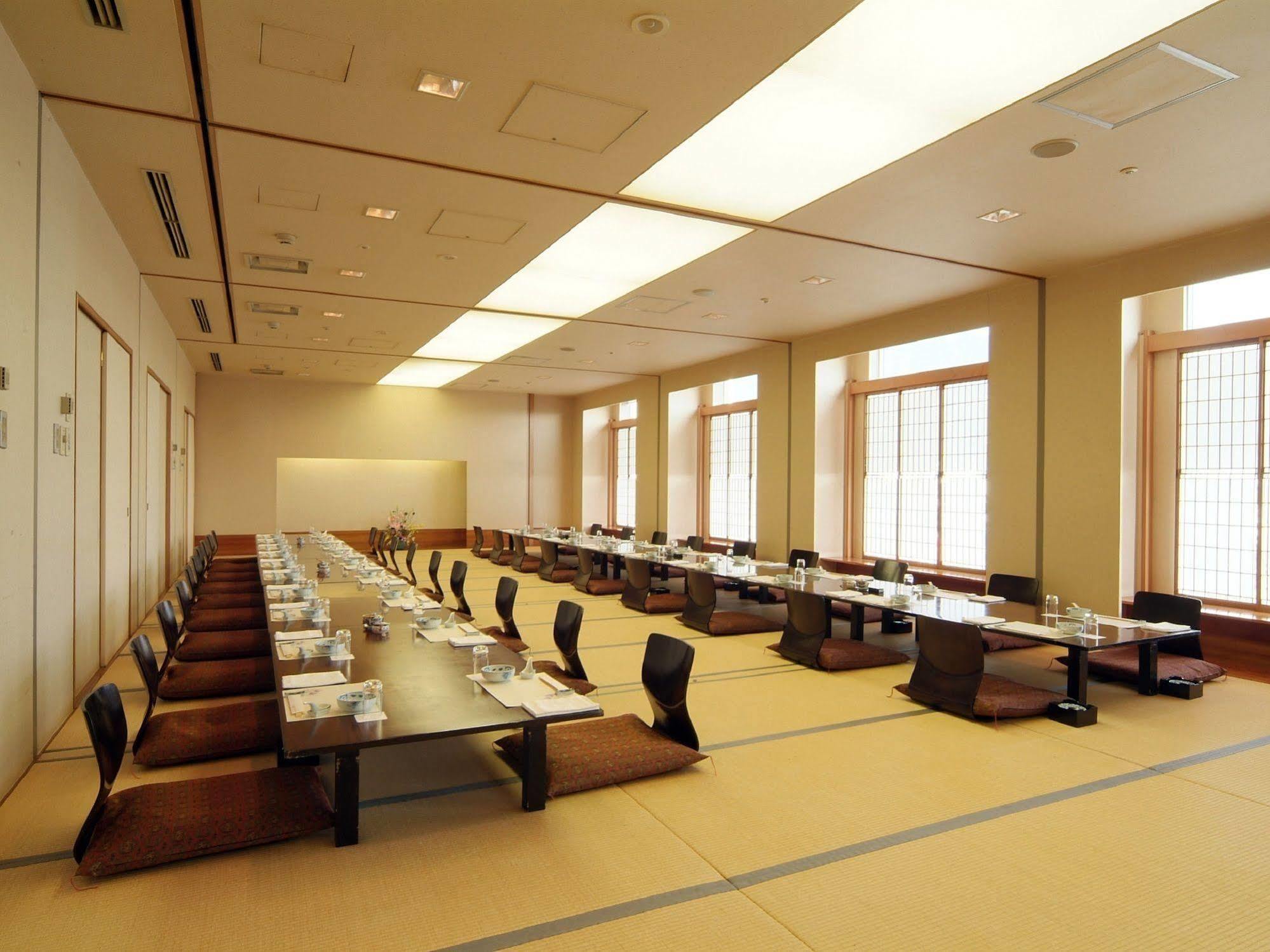 Hotel Crown Palais Kitakyūshū Extérieur photo
